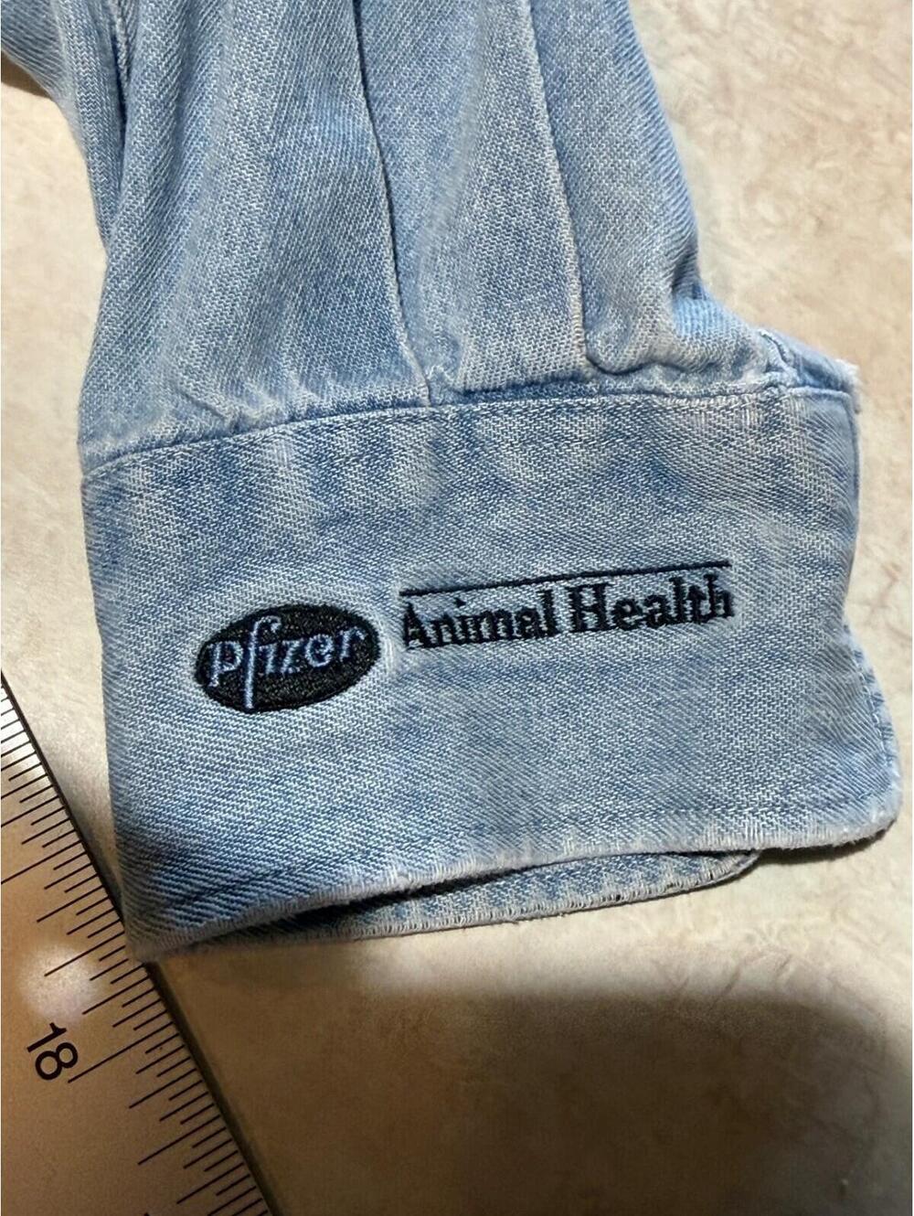 Cutter & Buck Shirt Mens L Light Blue Denim Long Sleeve Button Up Pfizer Logo - Picture 3 of 11
